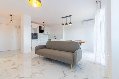 Apartmán 3+kk s balkónom a bazénom Torrevieja-Punta Prima, Španielsko