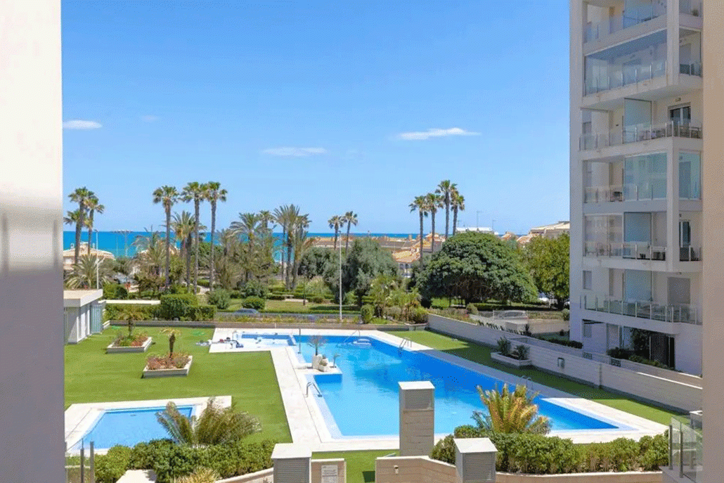 Apartmán 3+kk s terasou a bazénom Torrevieja-La Mata, Španielsko