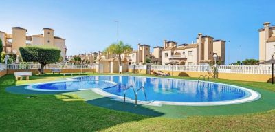 Apartmán 3+kk s bazénom Orihuela-Cabo Roig, Španielsko
