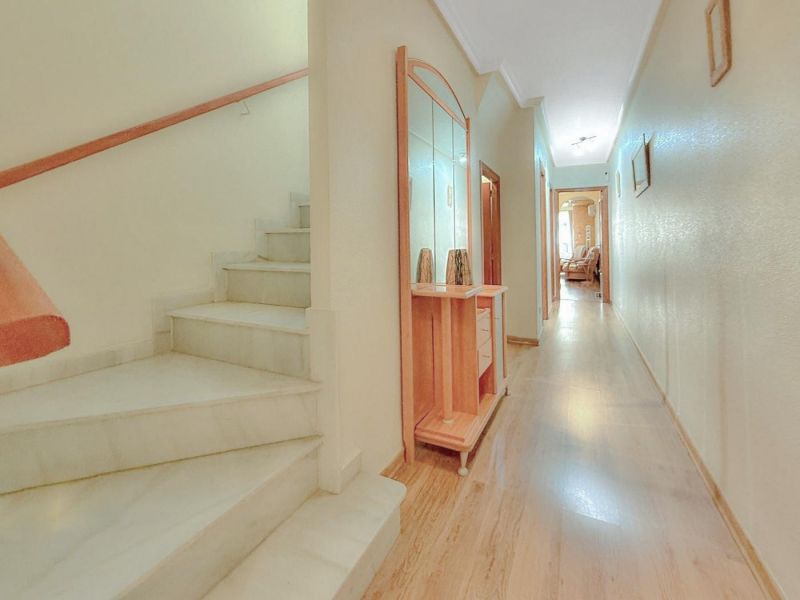 Apartmán 4+1 s terasou Torrevieja-Španielsko - 14