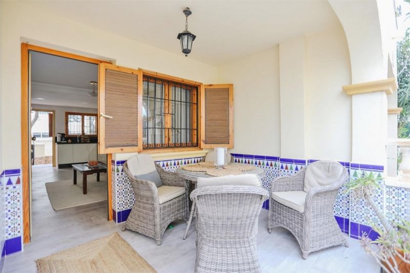 Radový dom 4+kk s terasou, Torrevieja-La Mata, Španielsko - 3