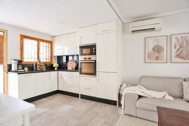 Radový dom 4+kk s terasou, Torrevieja-La Mata, Španielsko - 7