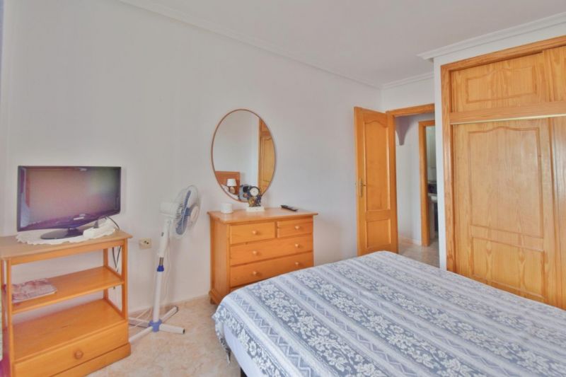 Apartmán 4+kk s bazénom a terasou Torrevieja-Španielsko - 8