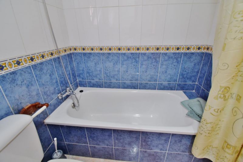 Apartmán 4+kk s bazénom a terasou Torrevieja-Španielsko - 11