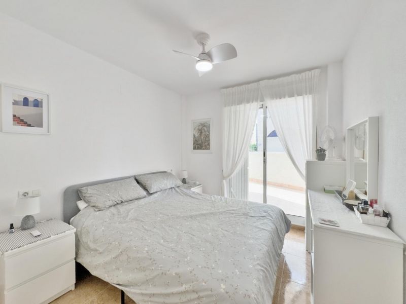 Apartmán 4+kk s bazénom a terasou Torrevieja-La Mata, Španielsko - 8