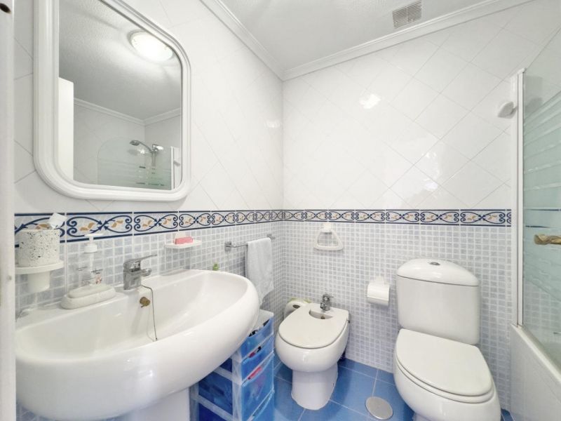 Apartmán 4+kk s bazénom a terasou Torrevieja-La Mata, Španielsko - 11