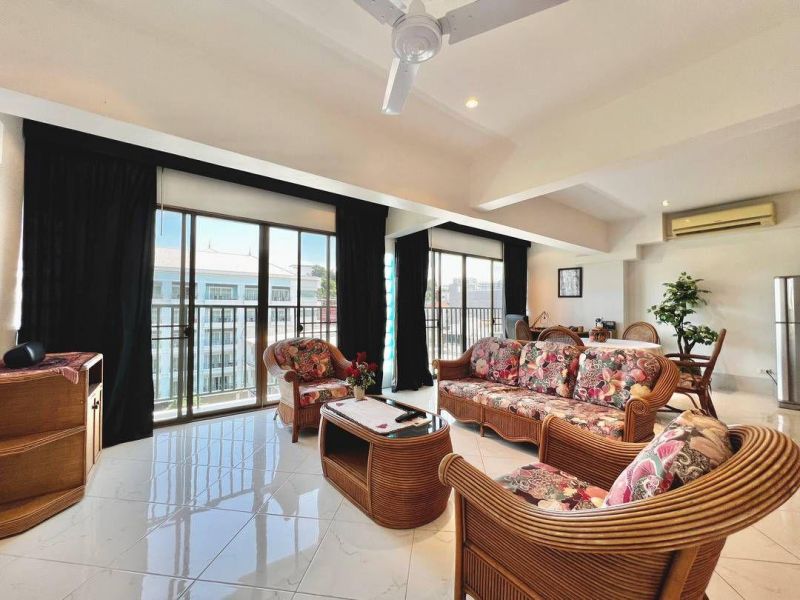 Thajsko-Pattaya- veľký 2 izbový apartmán-Sombat Condotel - 1