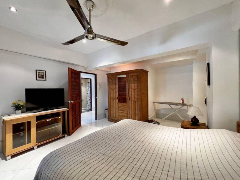 Thajsko-Pattaya- veľký 2 izbový apartmán-Sombat Condotel - 9