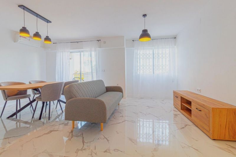 Apartmán 3+kk s balkónom a bazénom Torrevieja-Punta Prima, Španielsko - 2