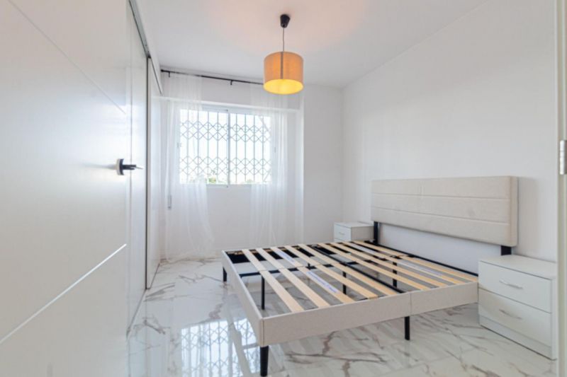 Apartmán 3+kk s balkónom a bazénom Torrevieja-Punta Prima, Španielsko - 10