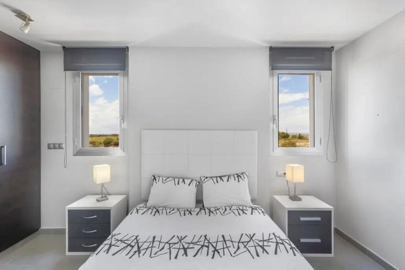 Apartmán 3+kk s terasou a bazénom Torrevieja-La Mata, Španielsko - 11