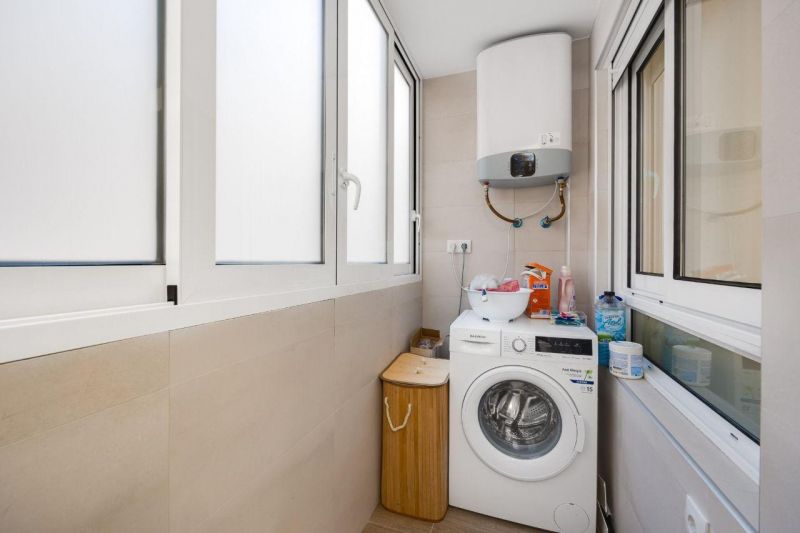 Apartmán 4+kk s balkónom a bazénom Torrevieja-Playa del Acequion, Španielsko - 13