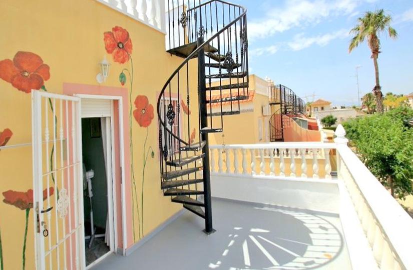 Dom 4+1 s terasou a bazénom Alicante-Algorfa, Španielsko - 18