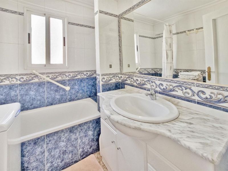 Dom 3+kk s terasou a bazénom Orihuela Costa-La Zenia, Španielsko - 6