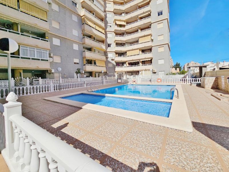 Apartmán 3+kk s balkónom a bazénom Torrevieja-Španielsko - 1
