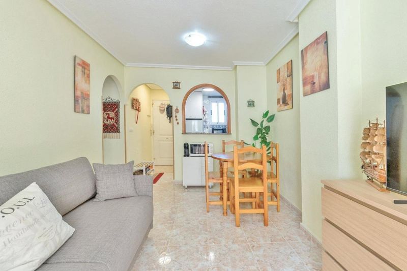 Apartmán 3+kk s balkónom a bazénom Torrevieja-Španielsko - 2