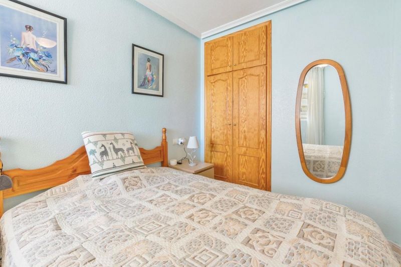 Apartmán 3+kk s balkónom a bazénom Torrevieja-Španielsko - 8