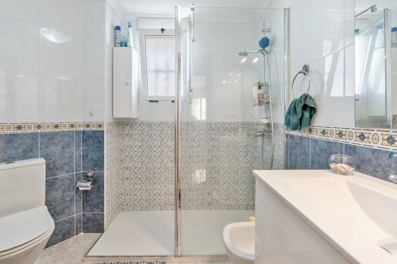 Apartmán 3+kk s balkónom a bazénom Torrevieja-Španielsko - 9