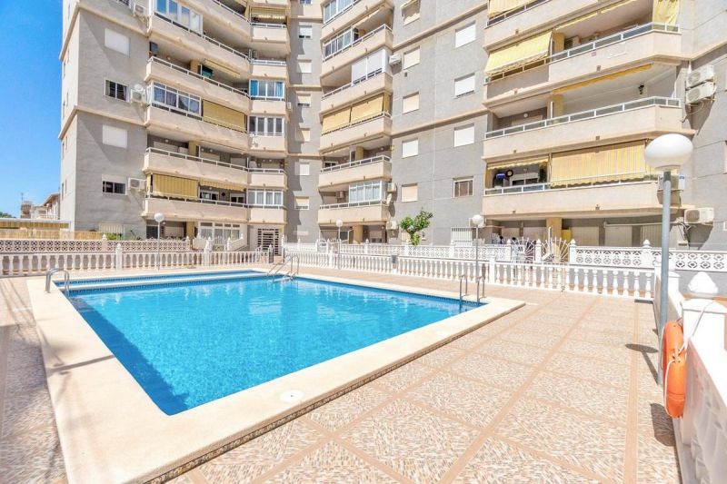 Apartmán 3+kk s balkónom a bazénom Torrevieja-Španielsko - 15