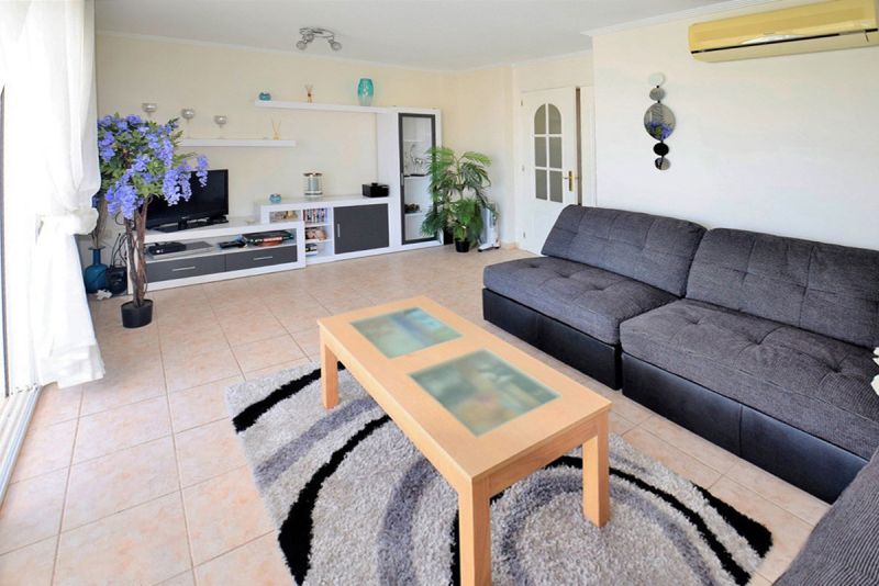 Veľký apartmán 3+1 s terasou Guardamar del Segura-Španielsko - 1