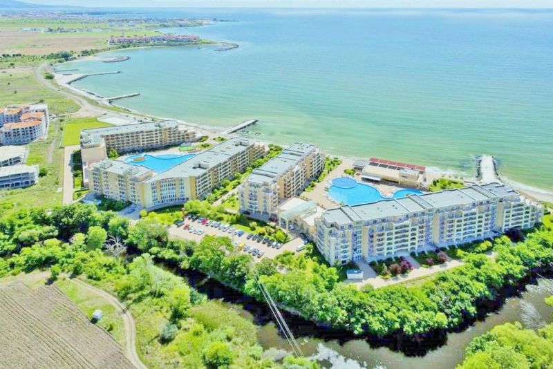 Apartmán 1+kk s terasou a bazénom Aheloy-Bulharsko - 14