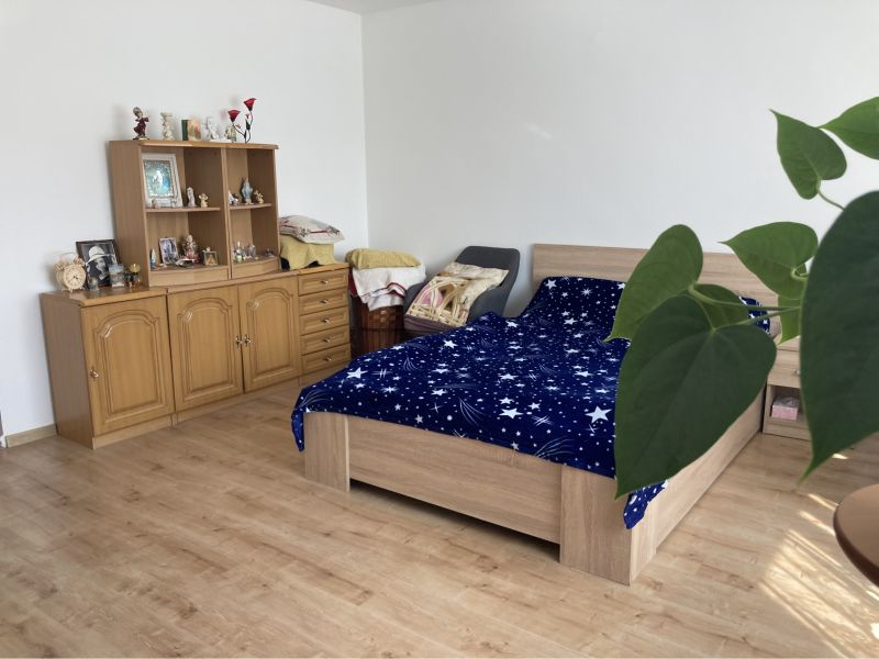 PREDAJ rodinný dom Bezenye - 8