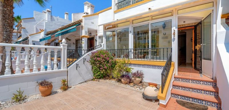 Radový dom 3+kk s bazénom Orihuela Costa, Španielsko - 3