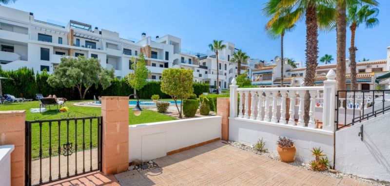 Radový dom 3+kk s bazénom Orihuela Costa, Španielsko - 6