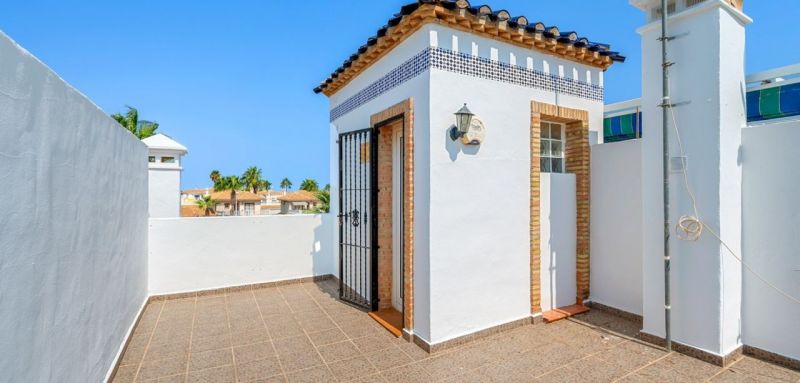 Radový dom 3+kk s bazénom Orihuela Costa, Španielsko - 9