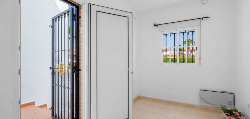 Radový dom 3+kk s bazénom Orihuela Costa, Španielsko - 13