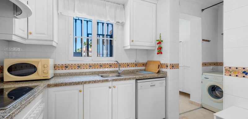 Radový dom 3+kk s bazénom Orihuela Costa, Španielsko - 22