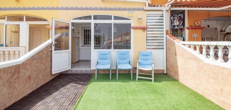 Radový dom 3+kk s bazénom Orihuela Costa, Španielsko - 16