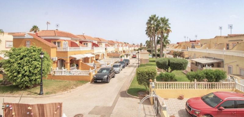 Radový dom 3+kk s bazénom Orihuela Costa, Španielsko - 19