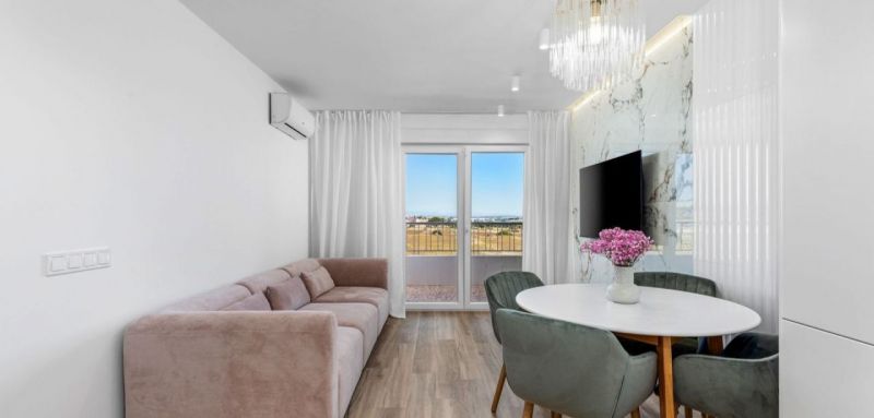 Moderný apartmán 3+kk Alicante-Punta Prima, Španielsko - 2