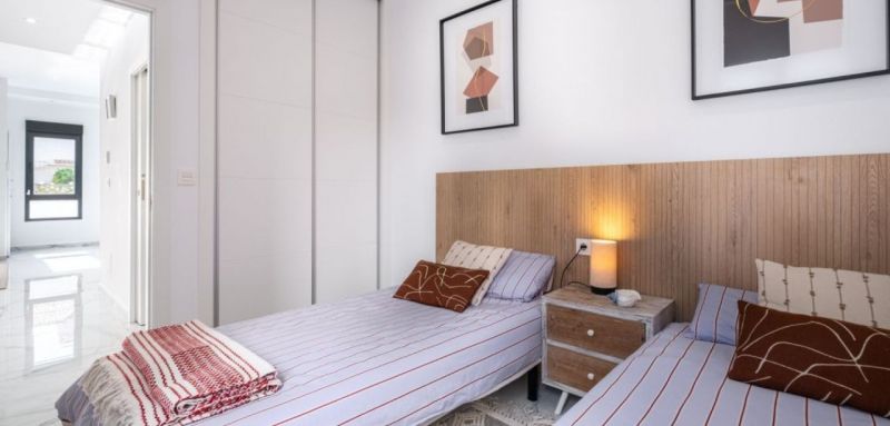 Modrený 2 podlažný dom 4+kk s bazénom, Torrevieja-Španielsko - 16