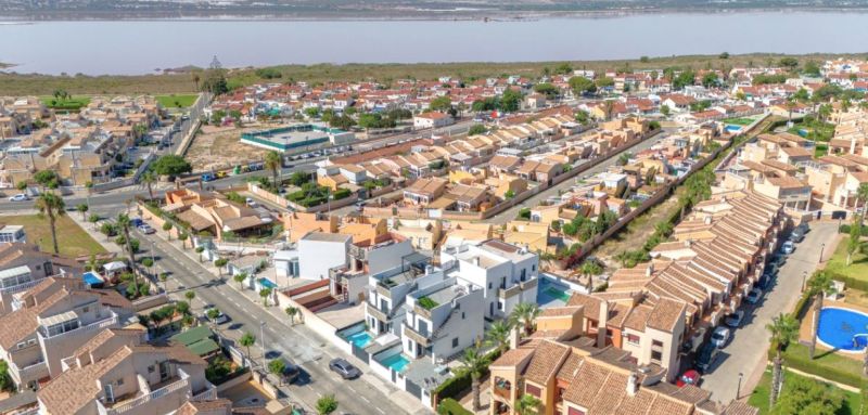 Modrený 2 podlažný dom 4+kk s bazénom, Torrevieja-Španielsko - 23