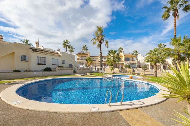 Radový dom 4+kk Orihuela Costa-Playa Flamenca, Španielsko - 1