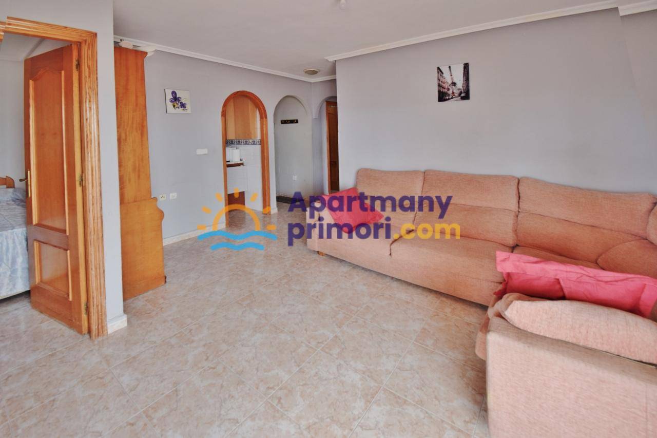 Apartmán 4+kk s bazénom a terasou Torrevieja-Španielsko